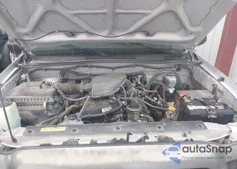 2005 Toyota Tacoma from USA, damaged, VIN 5TENX22N55Z030656